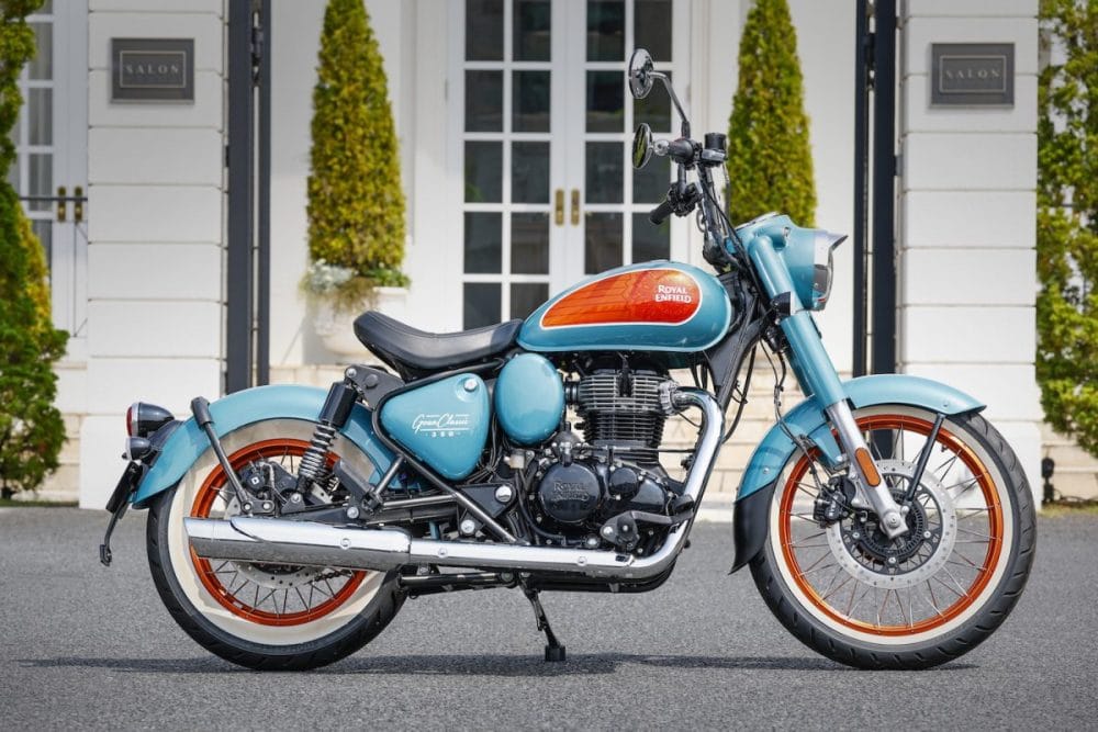 迫力のあるフロント、力強さを感じさせるリヤのデザインは、シンプルでありながらも個性を際立たせ、確固たる存在感を放つ