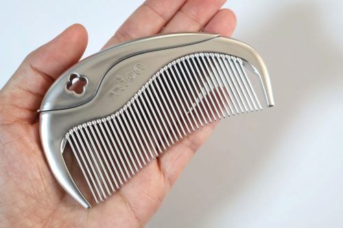 【ドンキが本気出した】990円コーム「mion」があのラブクロムにそっくり!? 5000円の本家とガチ比較したら衝撃の結果に…