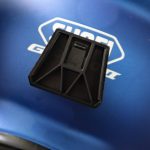 マウントはヘルメットに強力な両面テープで取り付けるだけ