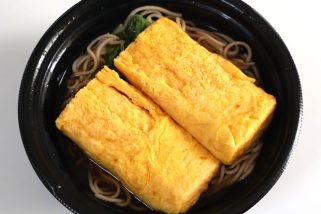 【ドンキ「偏愛めし」が激変!?】超絶美味しいクオリティに驚き！“だし巻き玉子すぎる蕎麦”“プリンすぎるサンド”を実食レポ