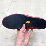 アウトソールにはビブラム（Vibram®）のカスタムソールを搭載