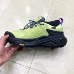 ミッドソールには、環境への負荷が少ないサトウキビ由来のEVA素材を使った2層構造を採用