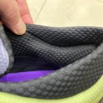 クッション性に優れたソックライナーが足裏の疲労を和らげ、長距離でも快適さが続く