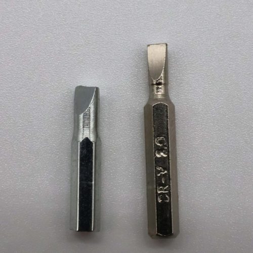 「115-in-1 精密ドライバーセット」左はHaulの87円のモノ、右は以前買った680円のモノ