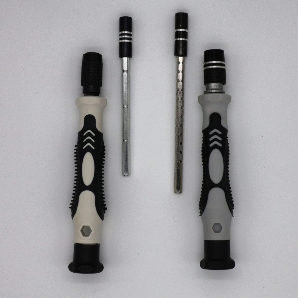 「115-in-1 精密ドライバーセット」 左はHaulの87円のモノ、右は以前買った680円のモノ