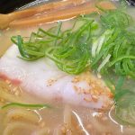 トッピングは鯛・ねぎ・メンマのみというシンプルさも◎