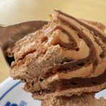 何層にも重なったもっちもちの生地と、濃厚なチョコクリームは食べ応え抜群