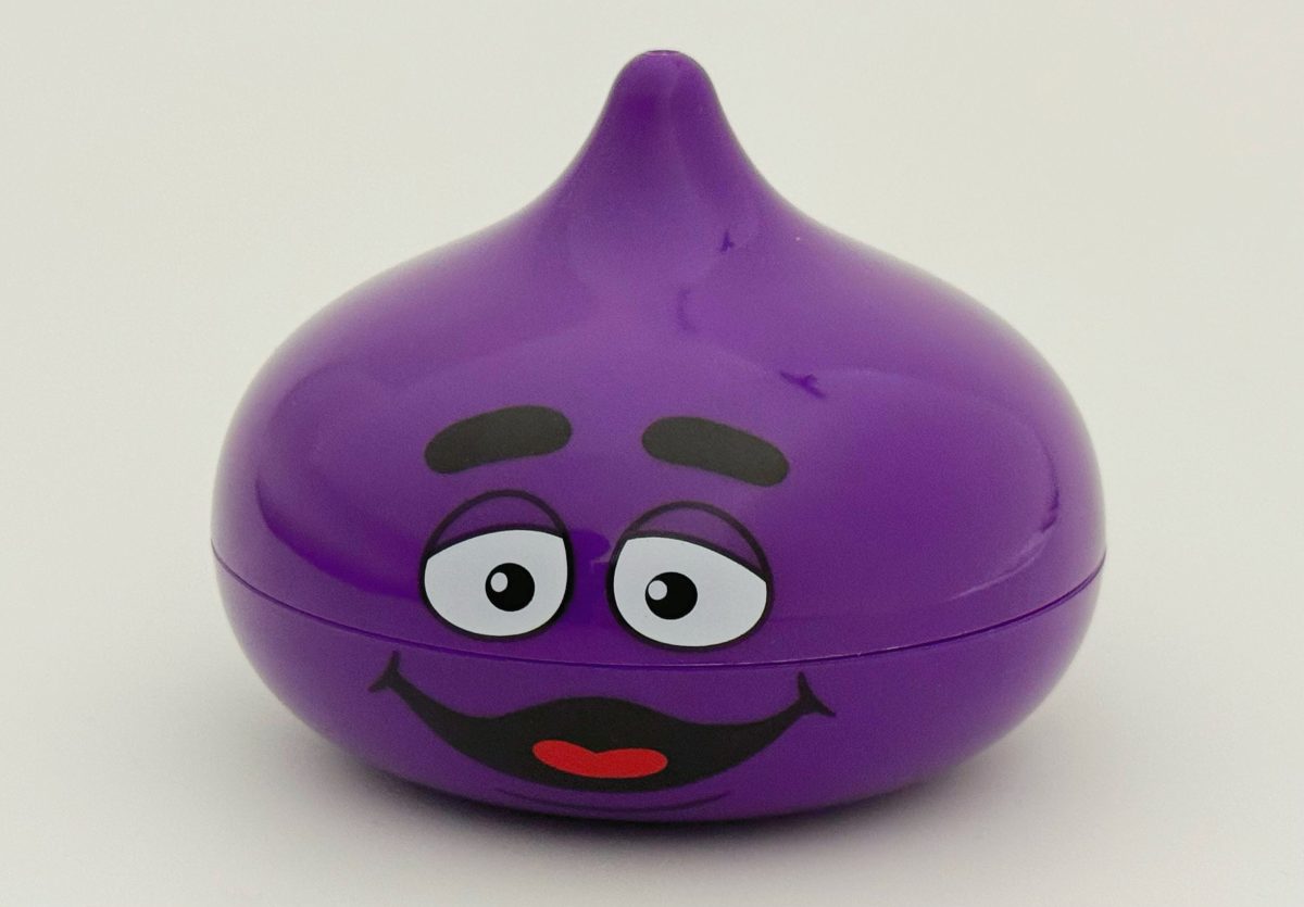 なんとも言えない表情とこのスライムの形が妙にマッチしていて可愛らしい