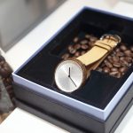 コーヒー豆の搾りかすをアップサイクルした「コーヒーウォッチ」