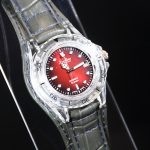 ケースにサファイアクリスタルを使ったモデル