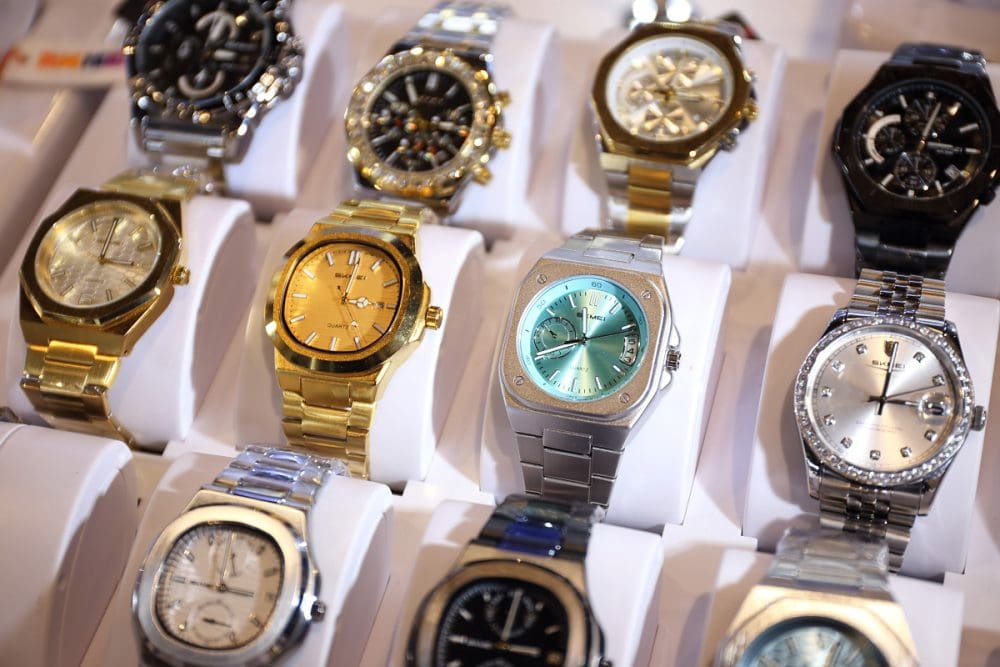 完成時計をOEMしているメーカーも