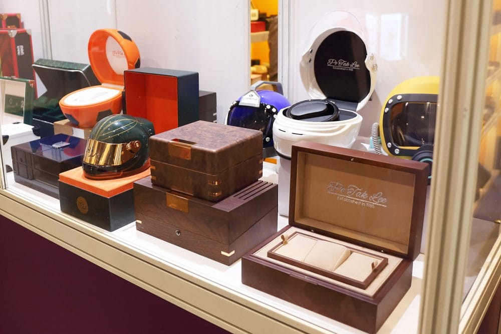 ケース専門メーカー