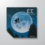 【シチズンと映画「E.T.」がコラボ】機械式オープンハートを舞台に満⽉の夜空を翔ける名シーンを再現!
