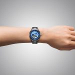 文字盤にはインクジェット技術を生かして月のディテールが丹念に描写