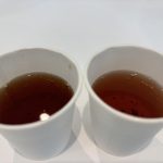 左：ロイヤルミルクティー茶葉　右：クラフトティー茶葉