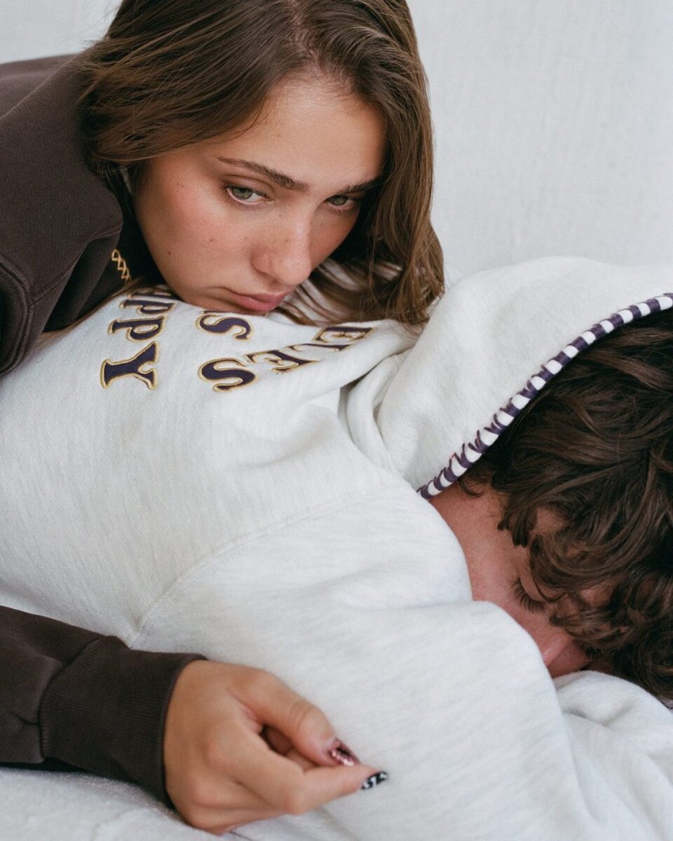 【マッドハッピー×レイカーズ】NBAチームとのコラボレーションを日本初展開！フーディとキャップの2アイテムをローンチ