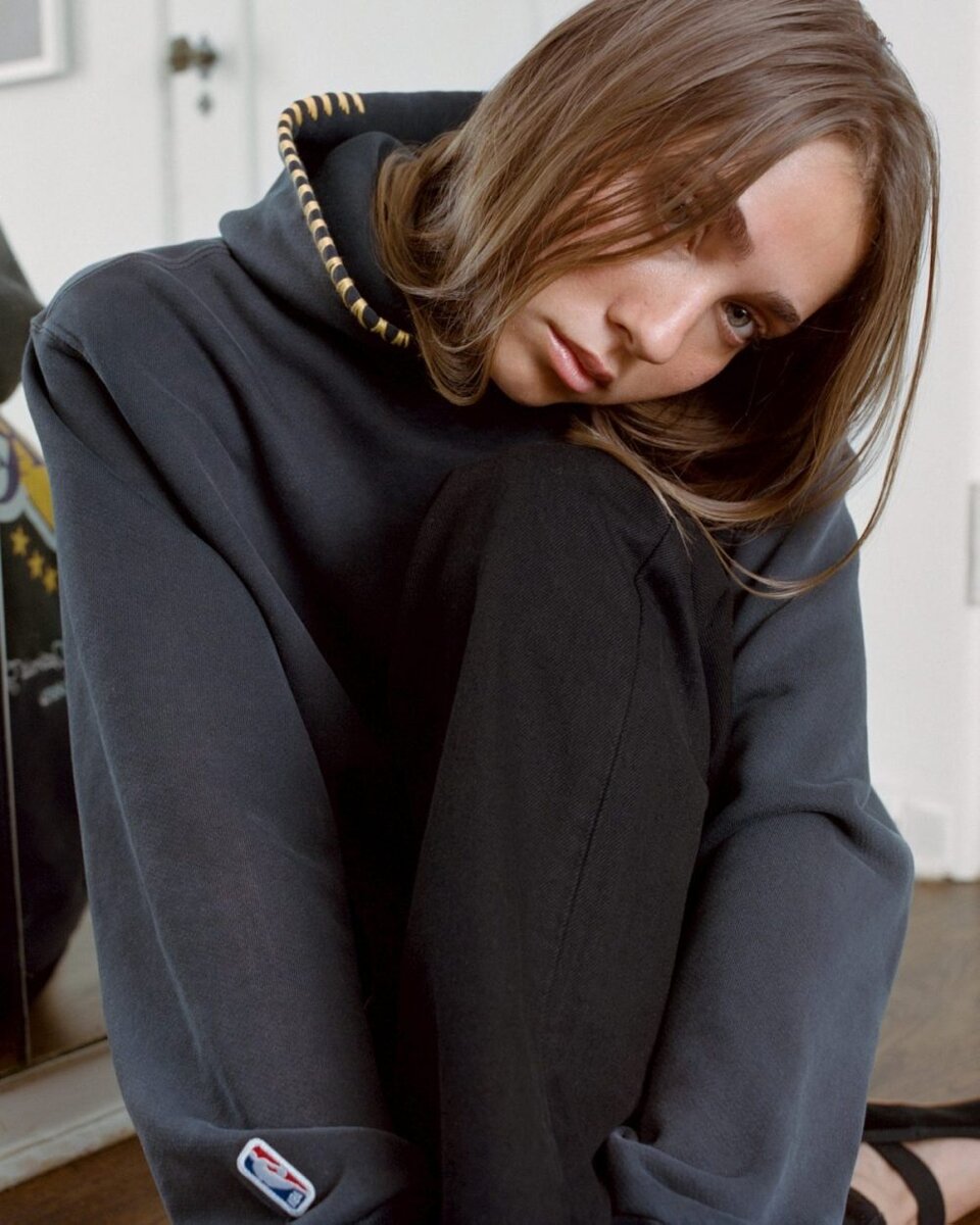 【マッドハッピー×レイカーズ】NBAチームとのコラボレーションを日本初展開！フーディとキャップの2アイテムをローンチ