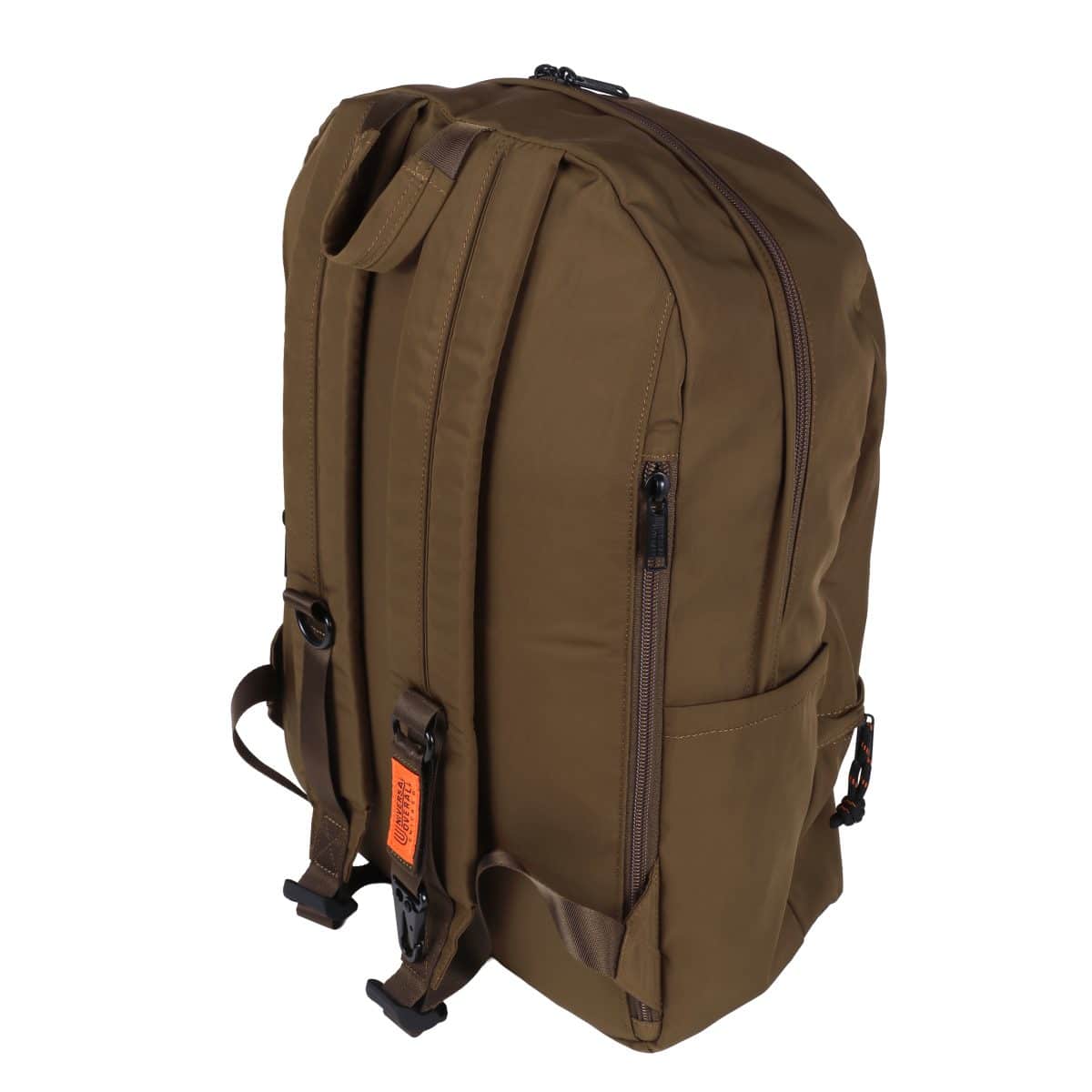 モデル名にもついている通り、11個のポケットが