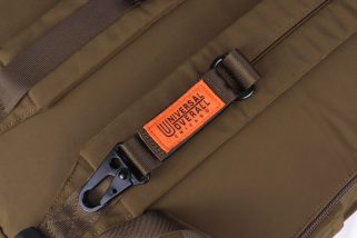 【大人が買うべきバックパック】ワークブランド発、収納力とミニマムさを両立した“ユニバーサルオーバーオール”の新作をスタイリストが徹底解説