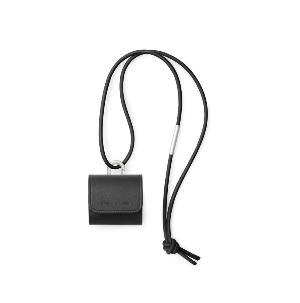 バング & オルフセン「特注レザーポーチ」¥46,000