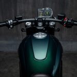 楽なハンドルポジションに視認性の高いTFTディスプレイ