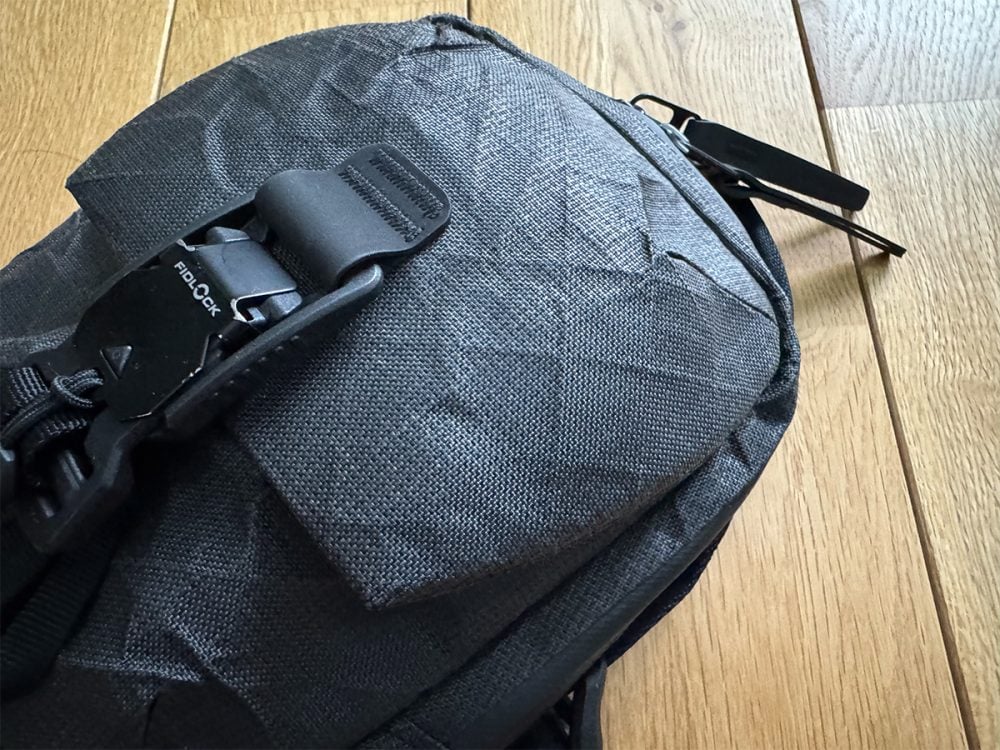 水に強くタフな素材を採用