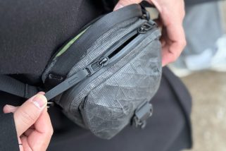 【海外旅行の正解】パスポートも財布も守る!雨にも強いAerの「神ショルダー」が最強すぎた