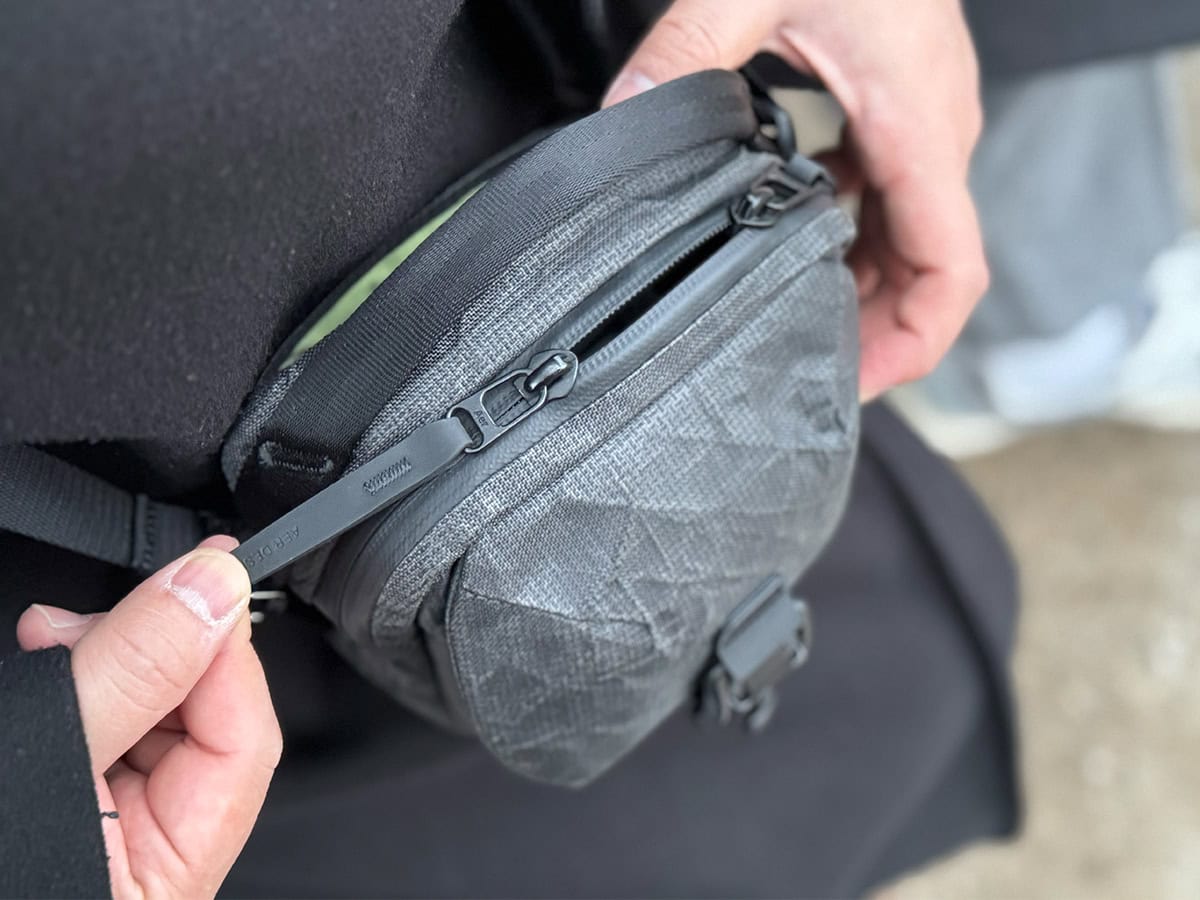 YKKのコーティングジップを採用