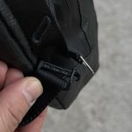 ショルダーストラップはフック式なので、簡単な取り外しが可能