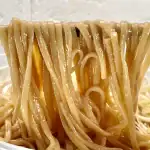 Uluru 東京 釜玉中華そば ナポレオン軒（2食入）／もう細うどんを超えるレベルの太さです。そのぶん表面積が広がりますので、タレとの絡み方と調和がすばらしい