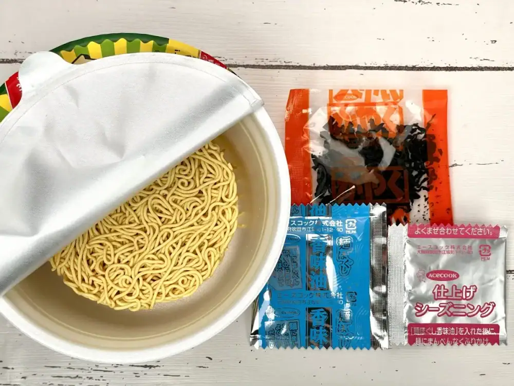 エースコック 無限わかめまぜそば／無性にわかめを食べたい方に向けた「一点突破型（エッジの効いた）」の魅力が詰まった商品