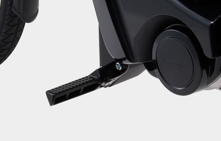 足をしっかりと置くことができるフットレスト