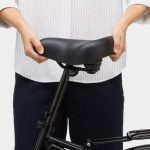 簡単にシートが抜き取られない工夫されたサドルガードマン