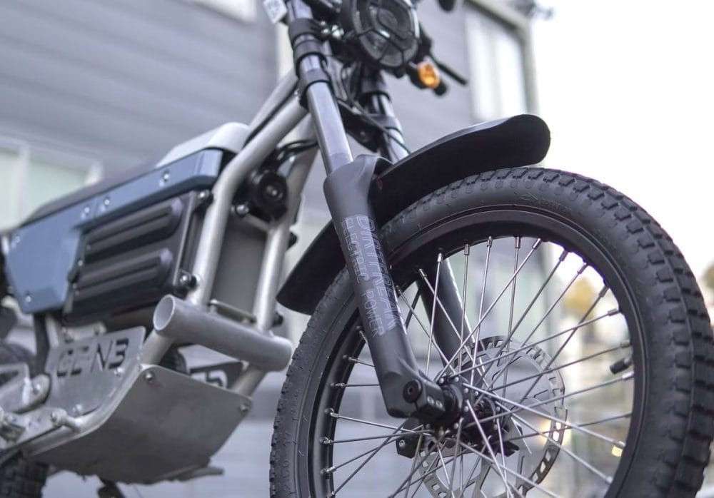 路面からの衝撃をいなす自転車規格のサスペンションを搭載