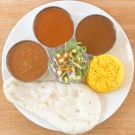 コスパがよく魅力的な「業スー」商品群の中から、「まずはこれが買い！」というレトルトのインドカレーパックをご紹介します