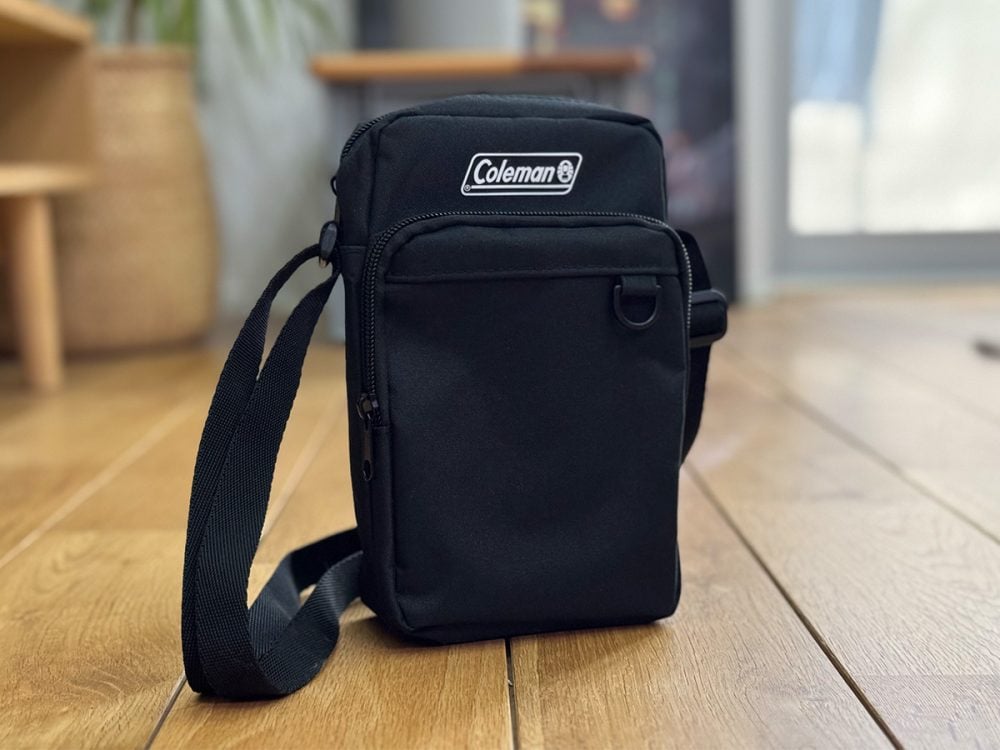 さりげないコールマンのロゴが大人っぽい