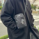 冬の服装にも馴染みやすいし、必要最低限の荷物は持ち運べるという、バランスの良さが心地よいバッグ