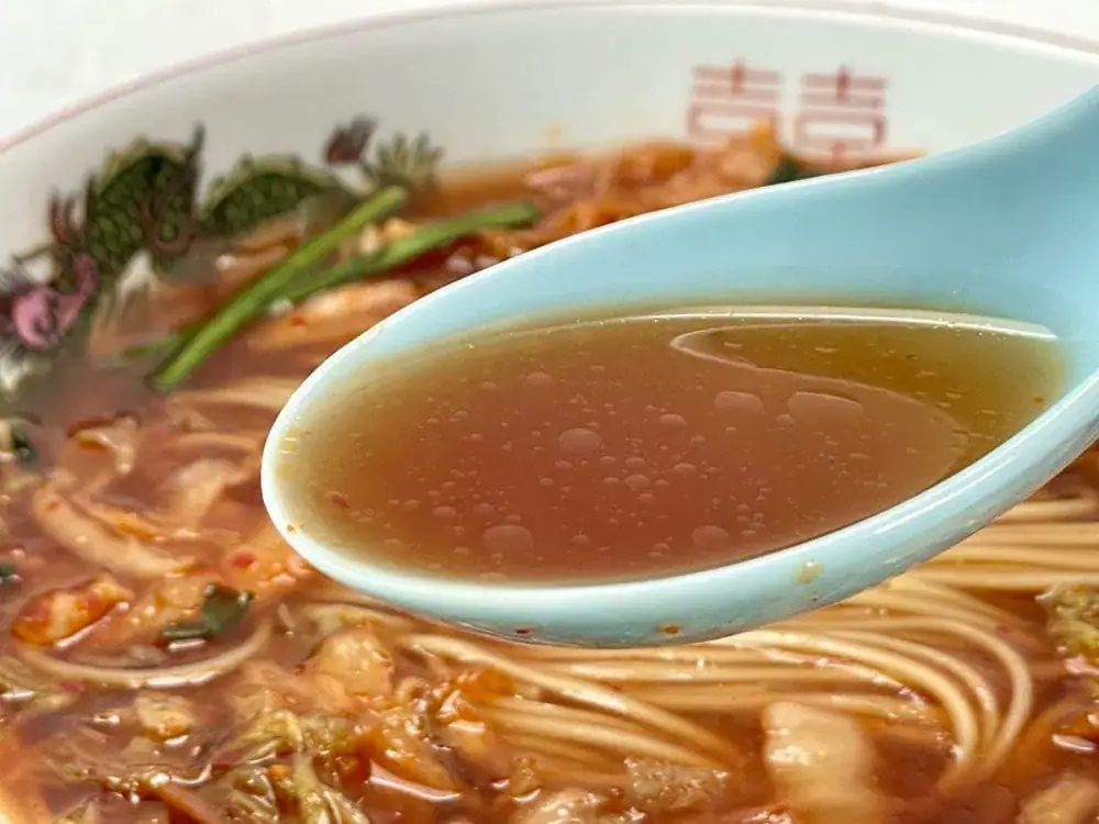 池利
奈良の大仏スタミナ拉麺／大仏スタミナ拉麺は唐辛子の辛味の後に、野菜の甘みや醤油のコクが広がる「辛いけど旨い」スープ
