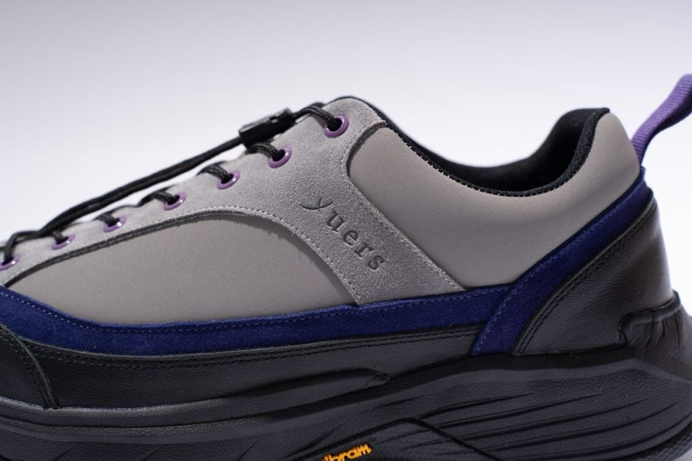 アウトドアな機能は持ちつつも、街中でも着用できるスタイリッシュさ