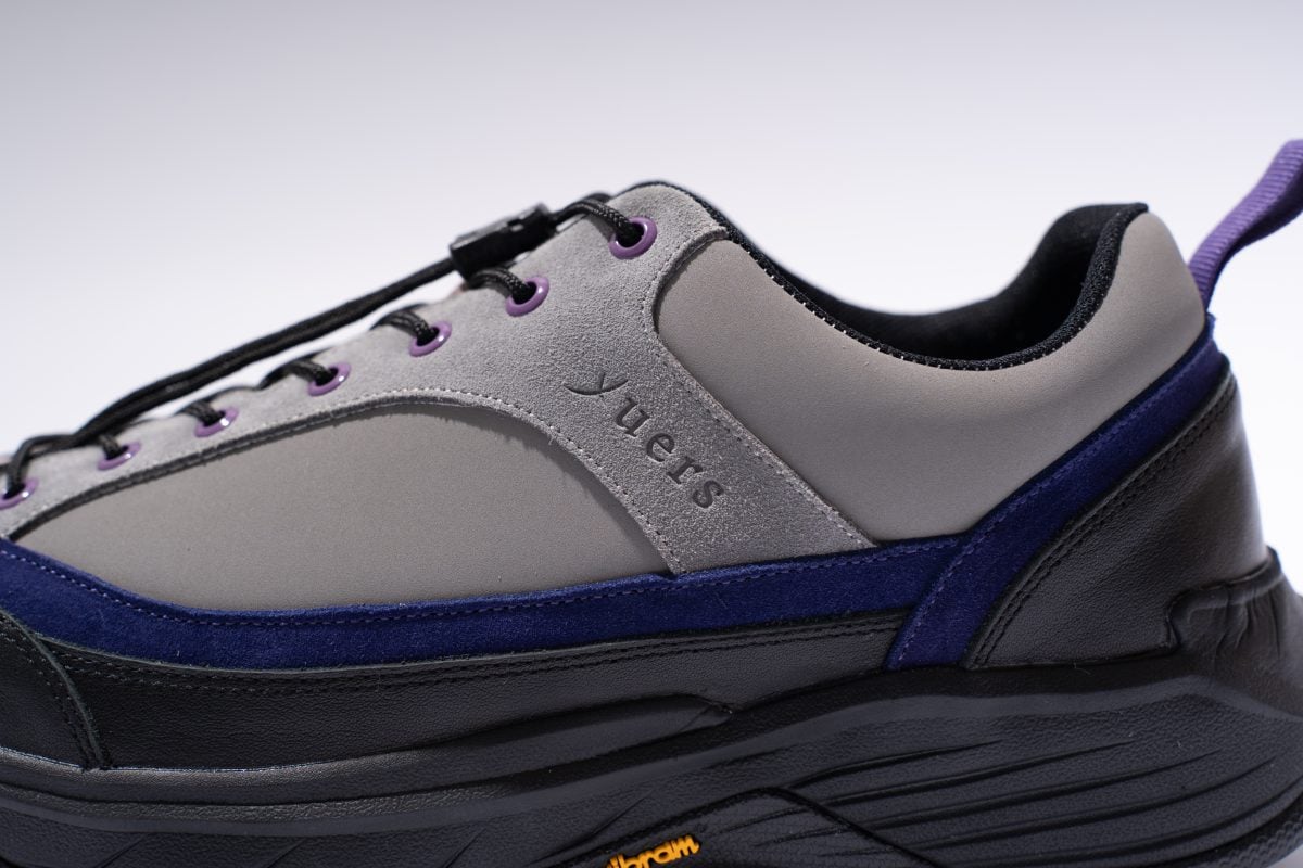 アウトドアな機能は持ちつつも、街中でも着用できるスタイリッシュさ