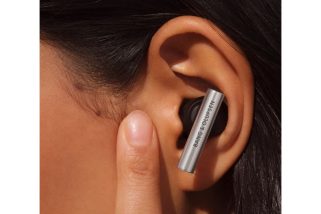 【イヤホンに18万円!?】バング＆オルフセン新作「ベオ グレイス」は、もはや“聴くジュエリー”だ！