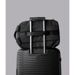 キャリーハンドル用のベルト付きで旅行の際も便利