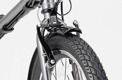 実用的な前後フルフェンダーも備えている