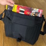 雑誌がすっぽり入るくらいの容量が