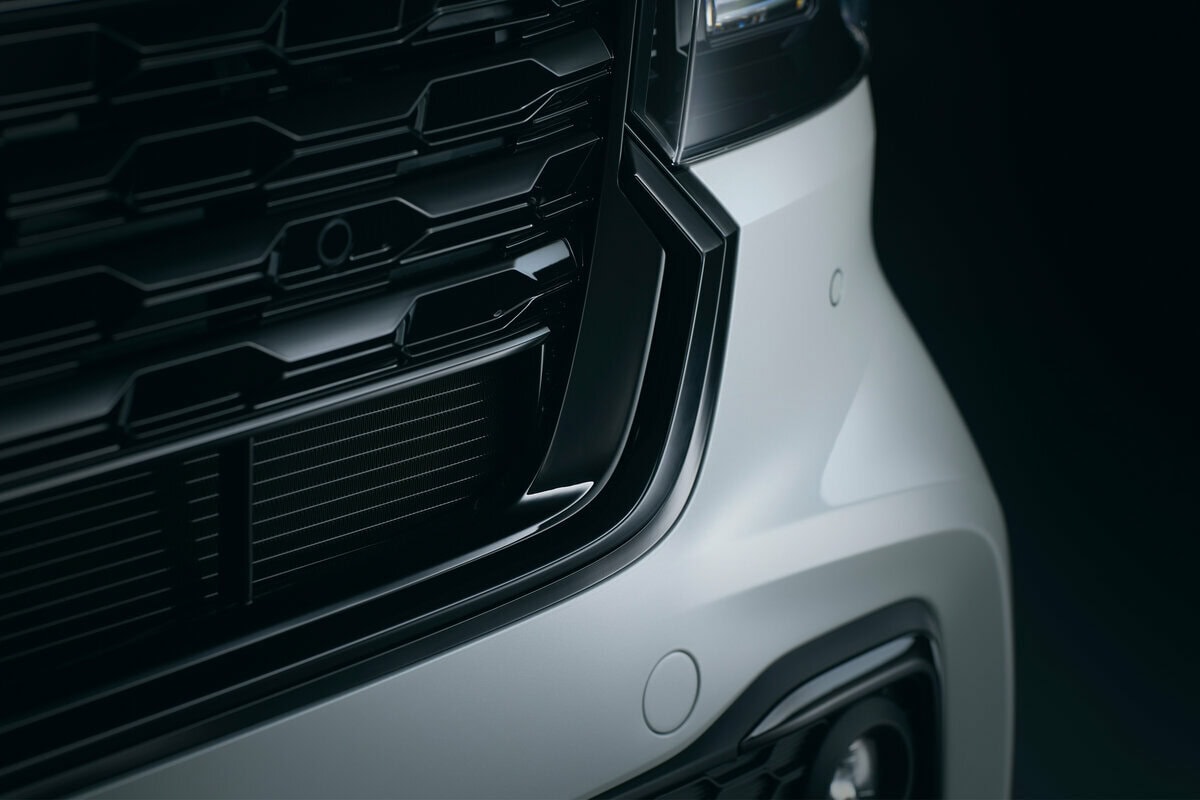 軽の王者が本気出した】この黒はカッコいい！N-BOXカスタム特別仕様車