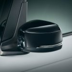 ドアミラーなどはクリスタルブラック・パール塗装を採用