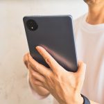 8インチサイズは大人が片手で持てるサイズ