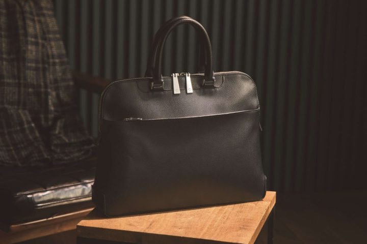 【反則級に高コスパ】働き世代におすすめ!カバンの識者も驚愕「5万円以下ってすごい」アニアリの本格革バッグを徹底解説