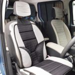 左右の低反発チップウレタンが腰を支えてくれて、長時間のドライブが楽に!