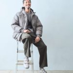 存在感のある足元がカジュアルなコーディネートを印象的に仕上げる